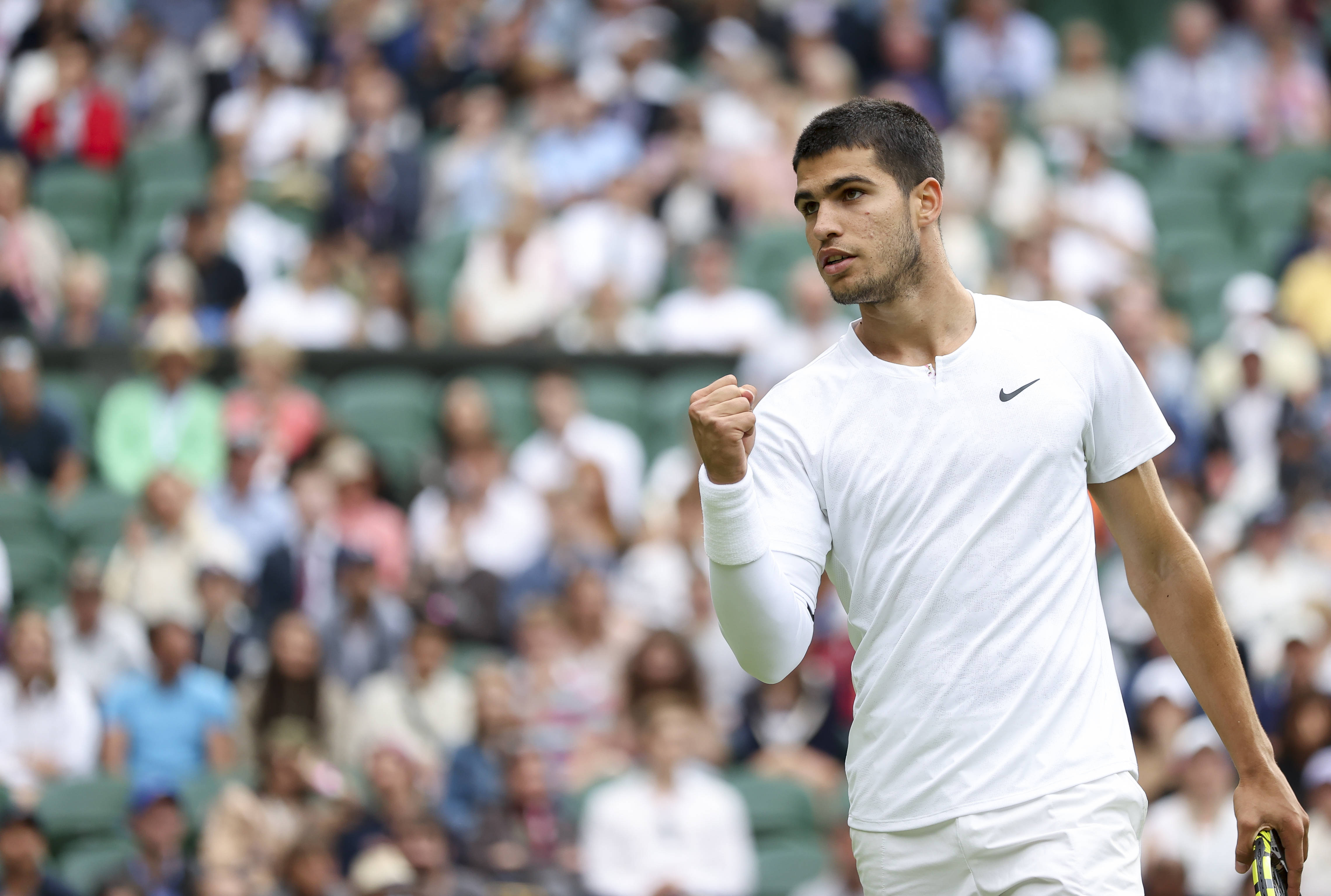 足球不仅是 足球不仅是