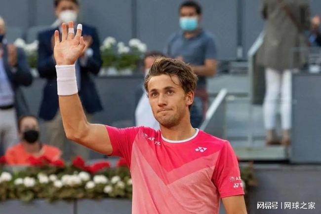 在引人注目 在引人注目